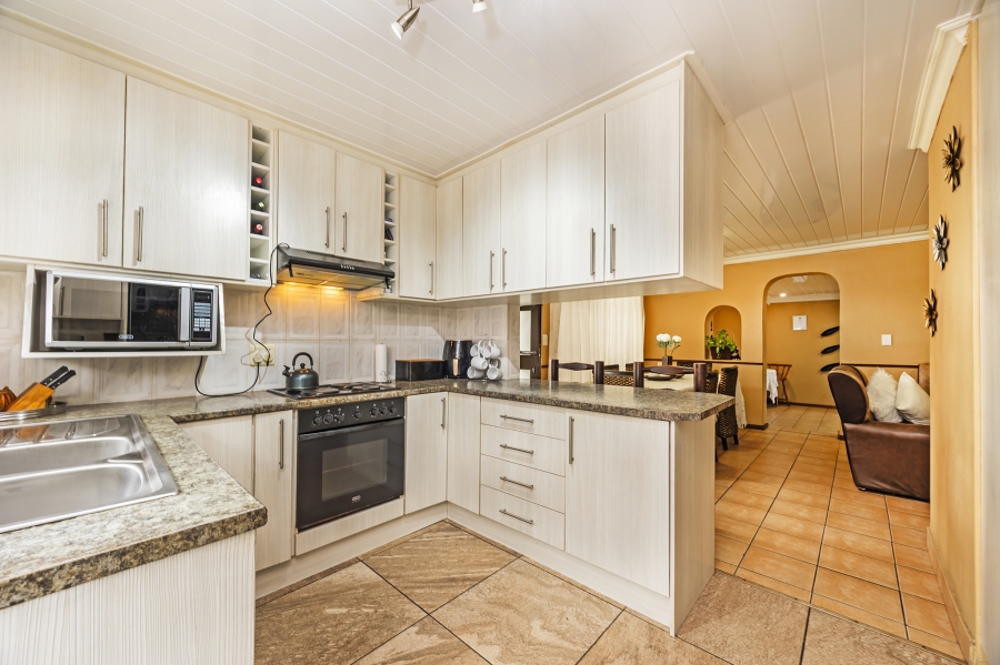 3 Bedroom Property for Sale in Bonnie Brae Western Cape